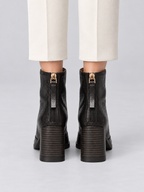 Bottes Femme Courtes Effet Cuir Talon Carré Zippées — Noir — vue de dos portée