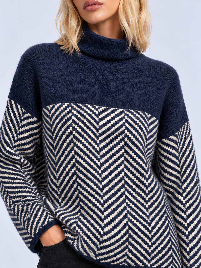 Pull Col Roulé Femme Ample Motif Chevron — Bleu — détail