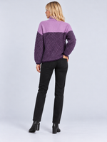 Pull Col Roulé Femme Ample Motif Chevron — Lilas — vue de dos portée