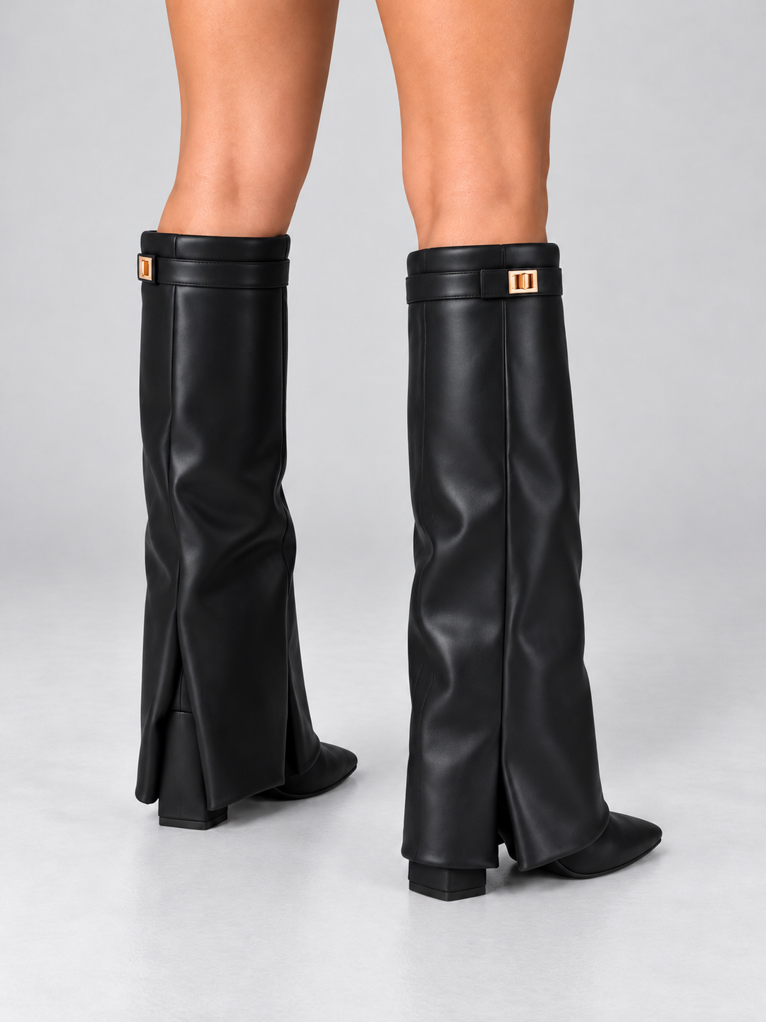 Bottes Hautes Femme à Talon Détail Doré — Noir Lisse — vue de dos portée