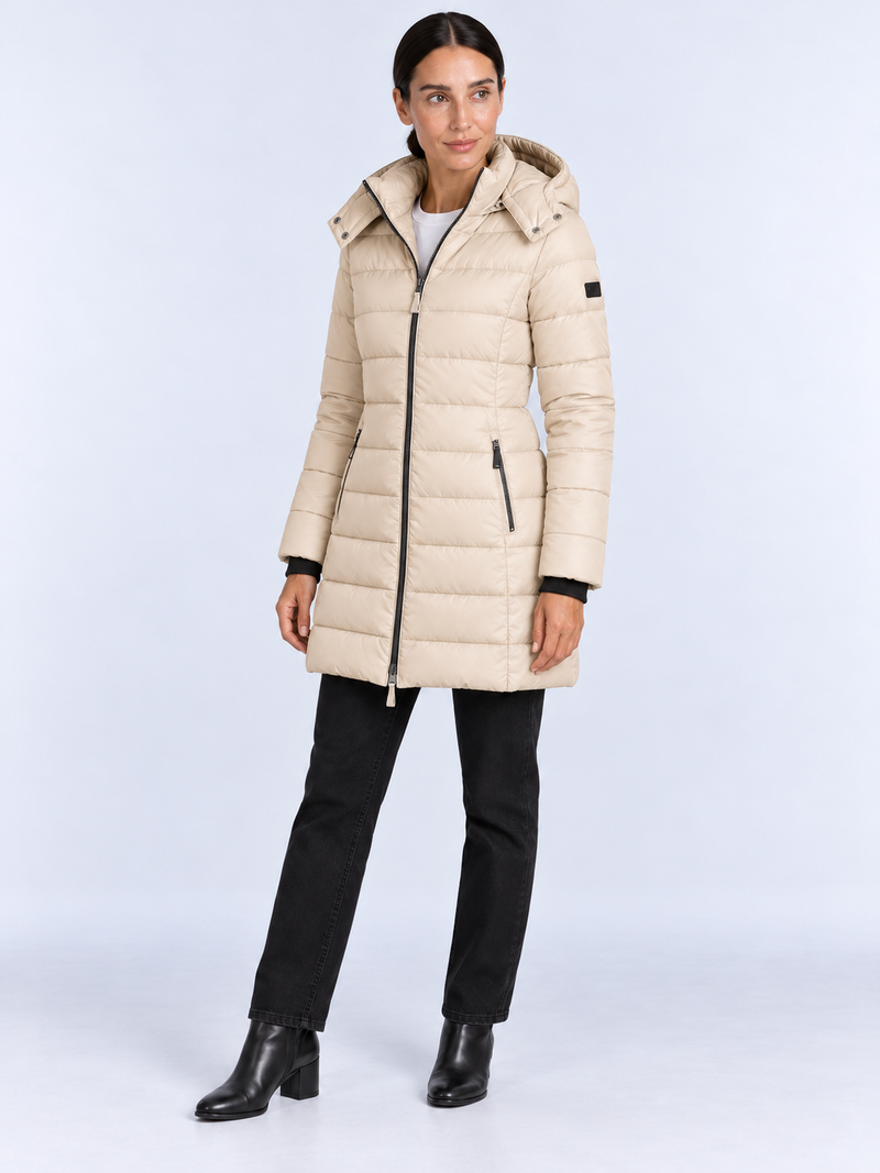 Doudoune Longue Femme à Capuche Matelassée — Beige — vue de face portée
