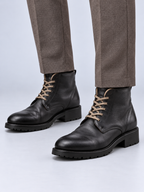 Bottines Homme à Lacets Classiques — Noir — vue de face portée