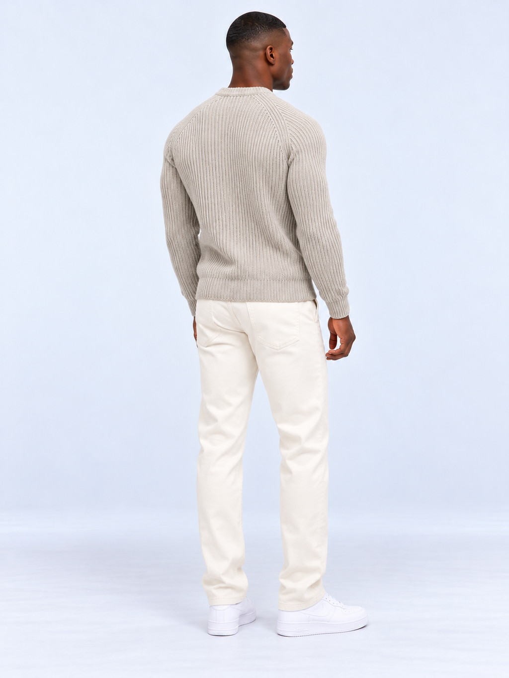 Pull Homme Côtelé Épais Col Rond — Beige — vue de dos portée