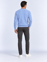 Pull Homme Col Rond Maille Douce — Bleu Clair — vue de dos portée
