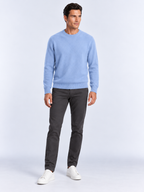 Pull Homme Col Rond Maille Douce — Bleu Clair — vue de face portée