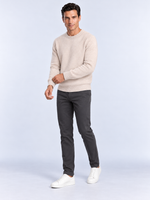 Pull Homme Col Rond Maille Douce — Écru — vue de face portée
