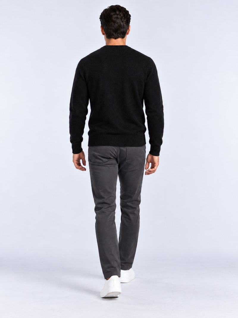 Pull Homme Col Rond Maille Douce — Noir — vue de dos portée