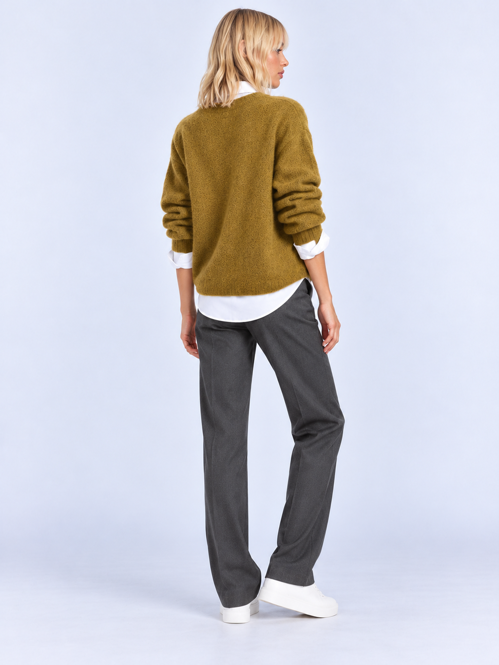 Pull Femme Ample Maille Douce — Kaki — vue de dos portée