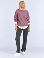 Pull Femme Ample Maille Douce — Rose — vue de face portée