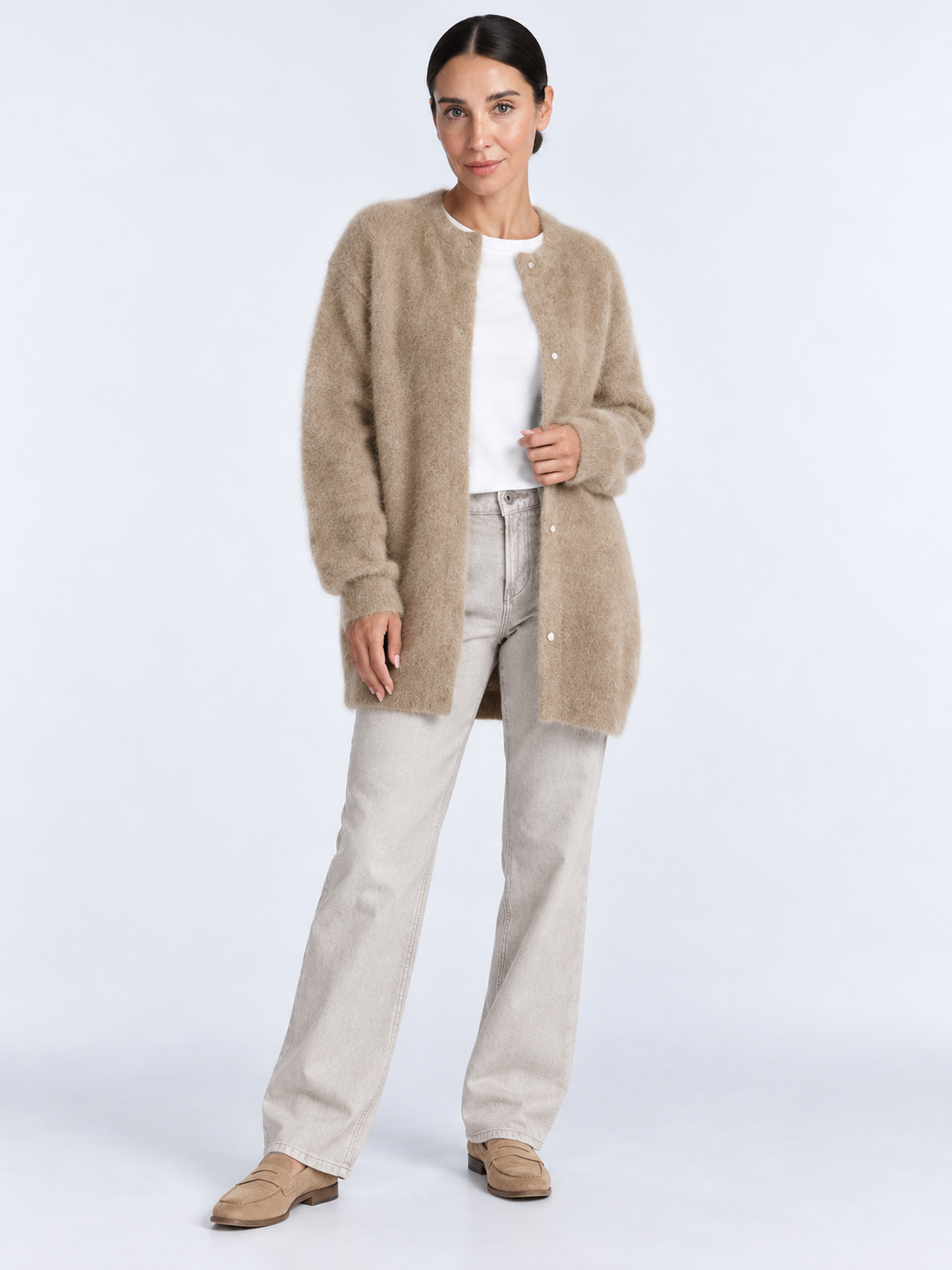Cardigan Femme Maille Douce et Légère — Kaki — vue de face portée
