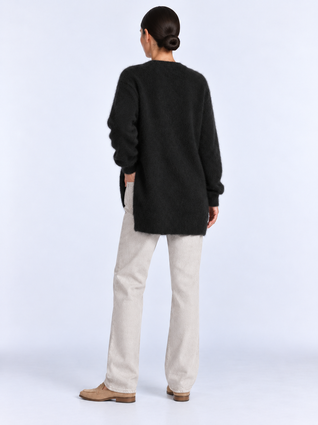 Cardigan Femme Maille Douce et Légère — Noir — vue de dos portée