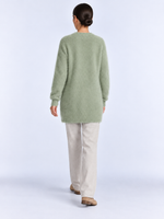 Cardigan Femme Maille Douce et Légère — Vert — vue de dos portée